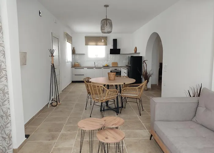 Rozas House * 贝尼蔡斯